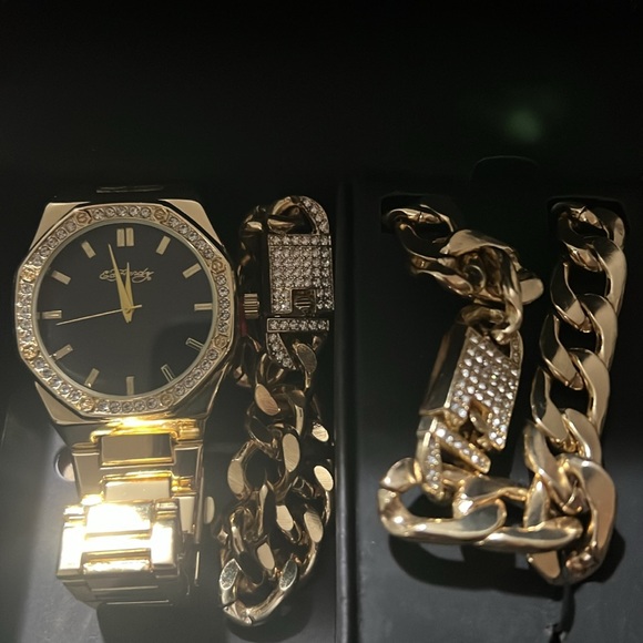 Ed Hardy men’s gold watch, gold bracelet and necklace - Picture 2 of 5